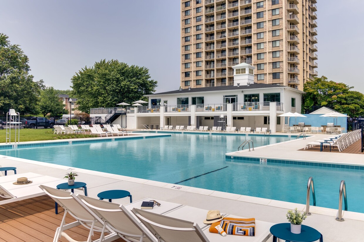 Picture of Towson Town Place with pool in the front